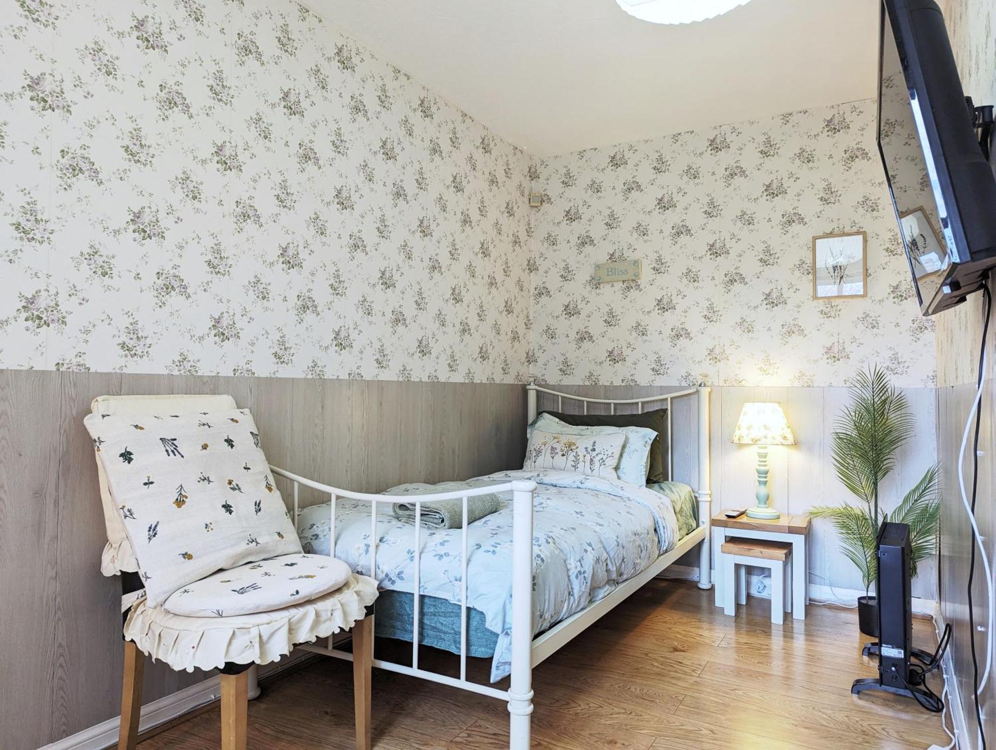 City Centre Vintage Theme Guest Rooms Free Parkin Ливерпуль Экстерьер фото